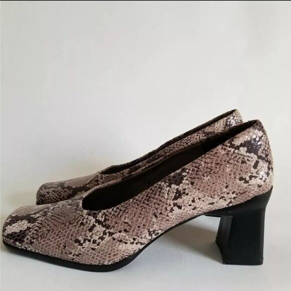 Women's Caressa Ultimate Series Classic Pump Leather Snakeskin Pattern 8.5M - Picture 4 of 5